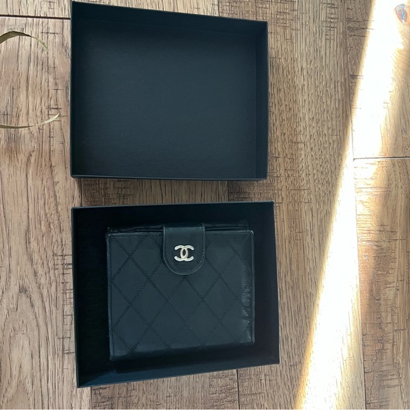 Chanel Black Quilted Lambskin Leather French Purse Wallet - Picture 4 of 16